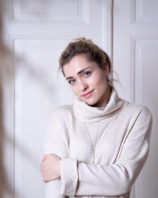 Zachumlat se do měkkých šatů v tomto zimním počasí je ideální. Na e-shopu máme výběr ze tří barev - smetanová, velbloudí...